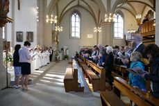 Feier der 1. Heiligen Kommunion in Sankt Crescentius (Foto: Karl-Franz Thiede)